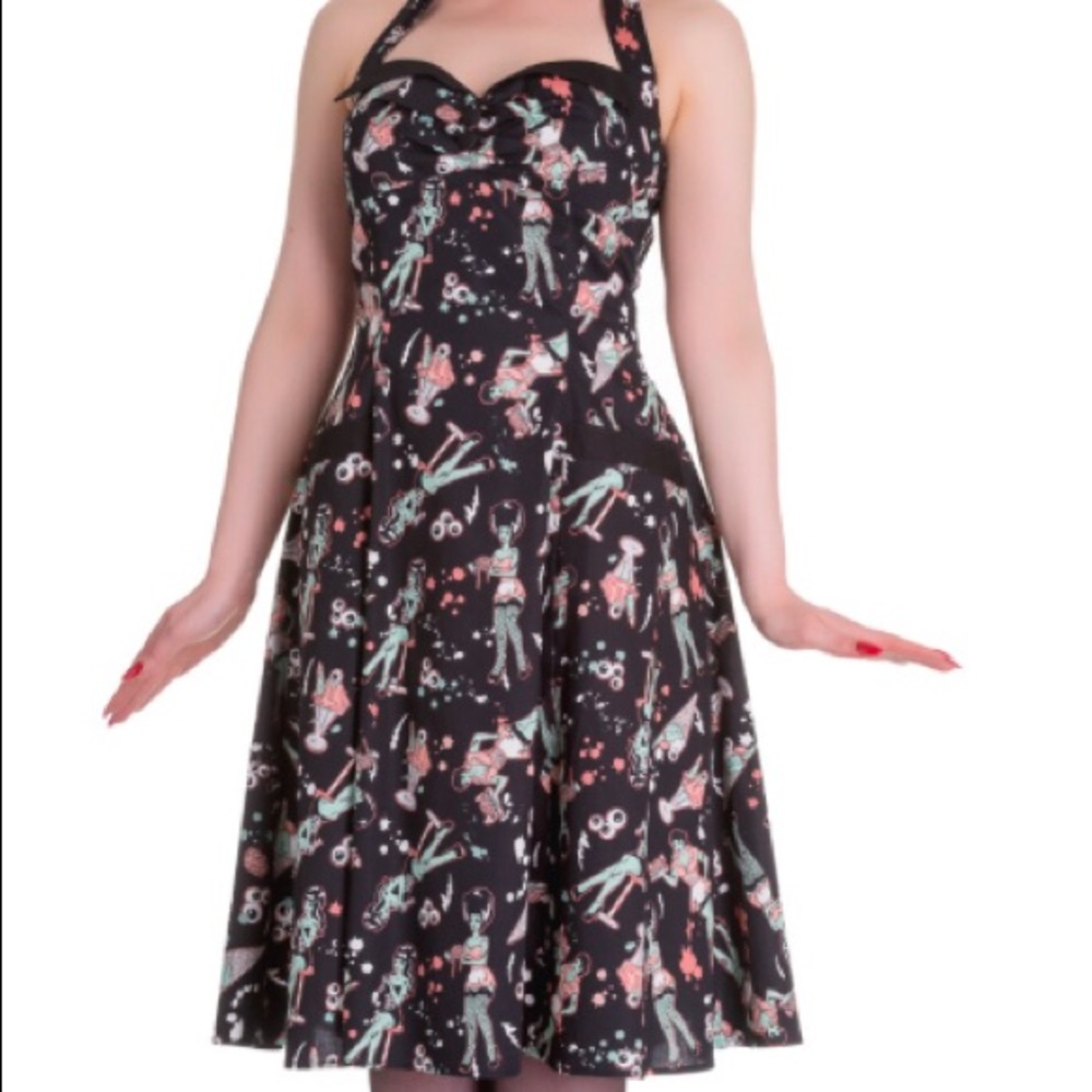 ISO Hell Bunny Zombie Dress 4x or 3x